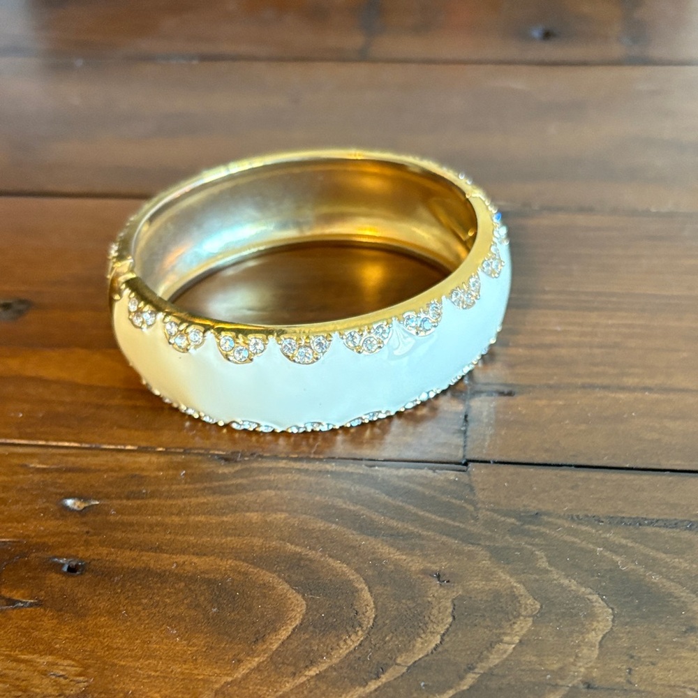 Stella & Dot Gold and Cream Bracelet